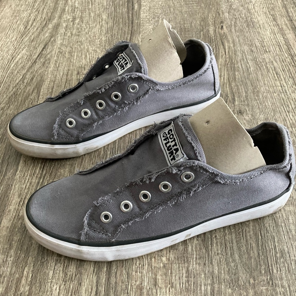 Gotta Flurt size 6.5, women’s slip on shoes, barely worn